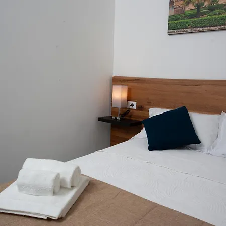 Dimora Les Folies Hotel