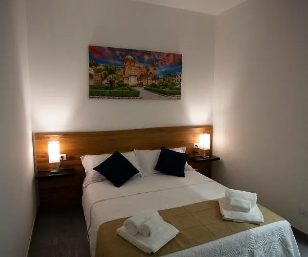 Dimora Les Folies Hotel *